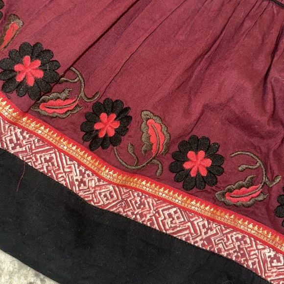 Anthropologie Lithe Fishermen’s Bridge Peasant Top Embroidered Burgundy - Picture 3 of 4